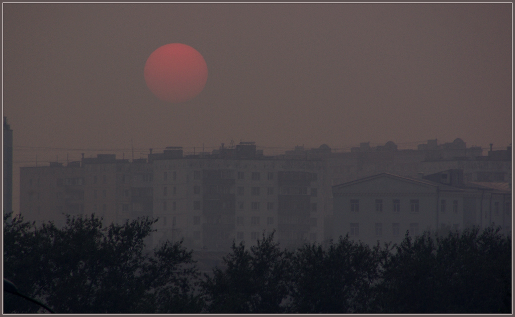 photo "sun over the roofs" tags: city, landscape, sunset