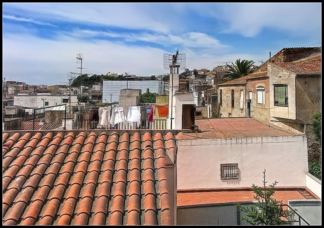 photo "Catalan roof" tags: city, architecture, landscape, 