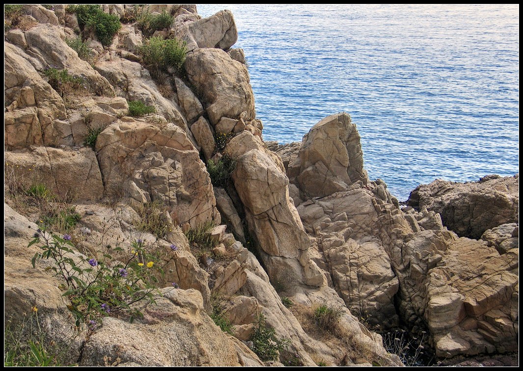 photo "rock above the sea" tags: landscape, summer, water