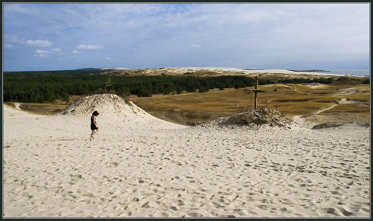 photo ""I walk in the sand ..."" tags: landscape, summer