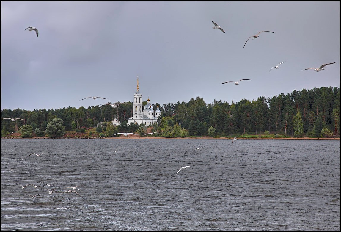 фото "Церковь на берегу" метки: пейзаж, вода, лето