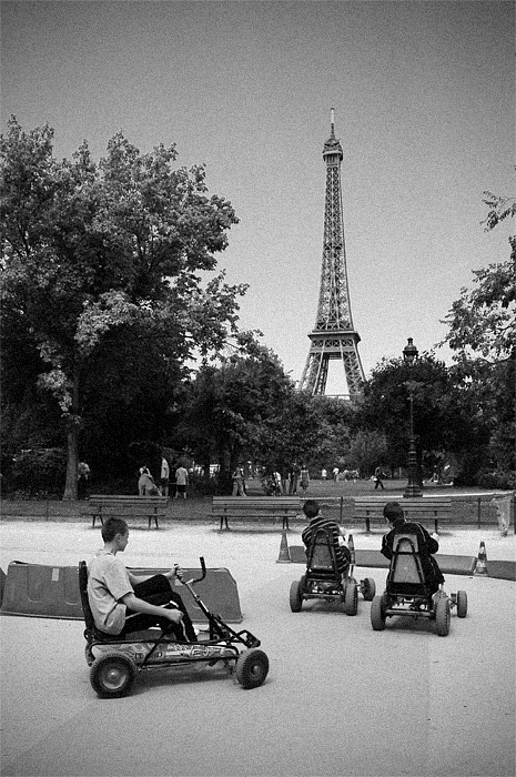 photo "SYMBOLS - Eiffel Tower" tags: architecture, travel, landscape, Europe