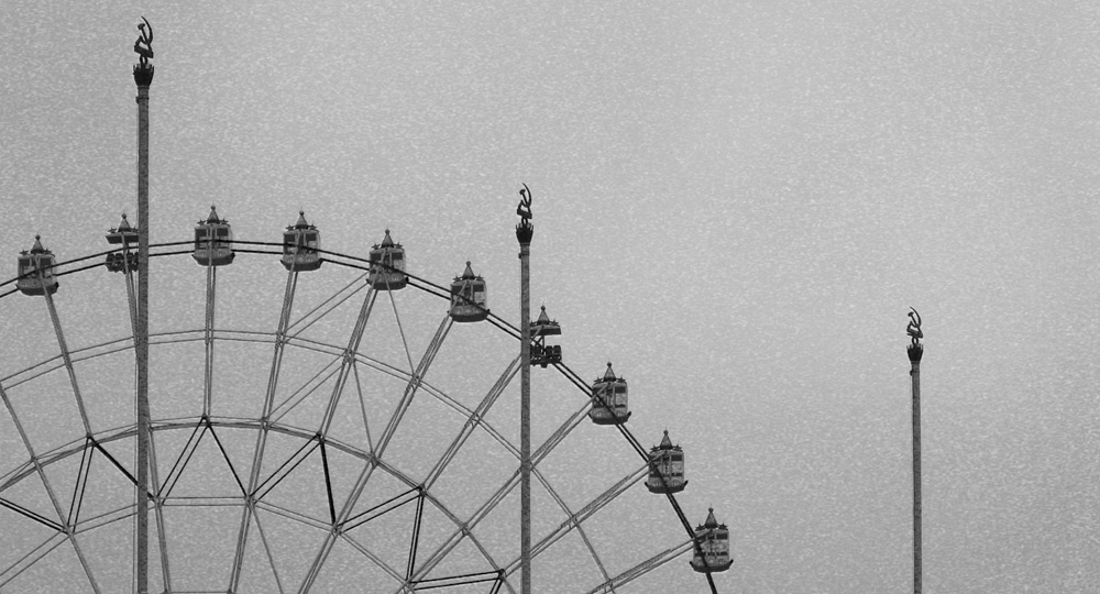 photo "Ferris wheel" tags: black&white, 