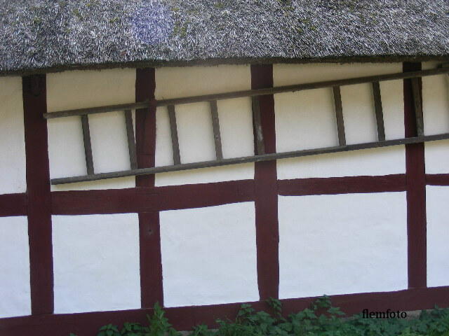 photo "Old house." tags: architecture, landscape, 