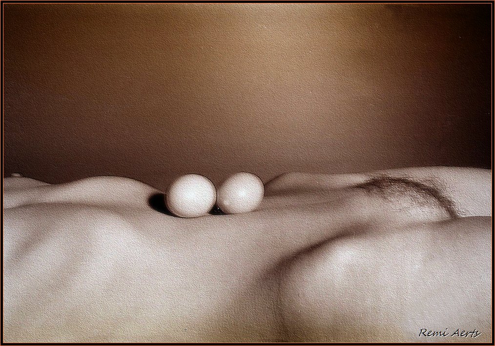 photo "eggs" tags: nude, still life, 