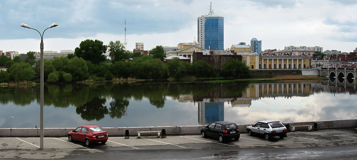 photo "Embankment near the Philharmonic" tags: city, 