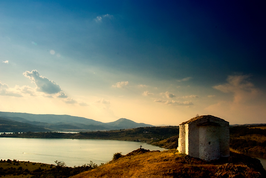 photo "Sunrise over the Old Chapel" tags: landscape, architecture, water