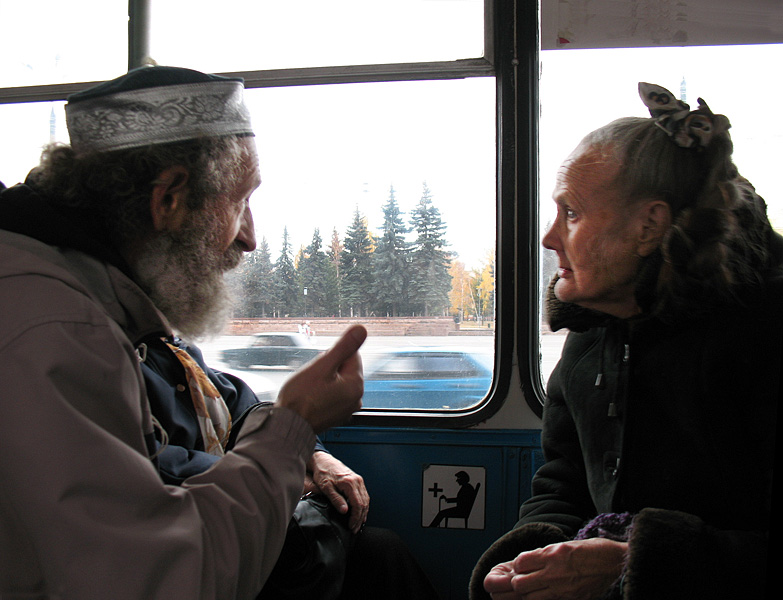 photo "The conversation in the bus" tags: genre, 