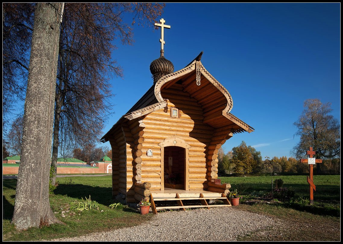 photo "chapel" tags: architecture, landscape, autumn