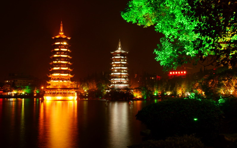photo "The beatiful night of GUILIN (the two tower) 2010" tags: travel, landscape, Asia, night