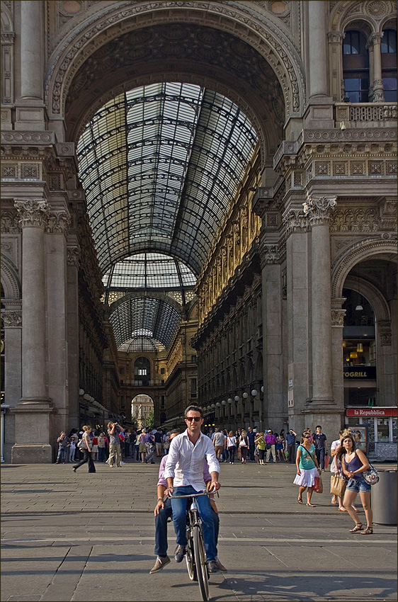 photo "Passage in Milan" tags: architecture, travel, landscape, Europe