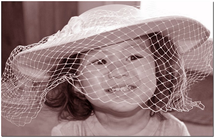 photo "M's Chapeau" tags: portrait, children, woman