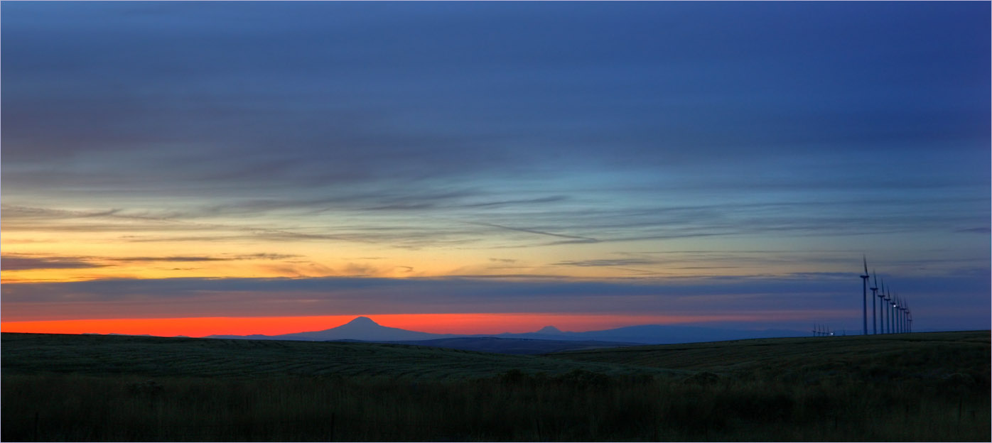 photo "Night panorame with windmills" tags: landscape, travel, mountains