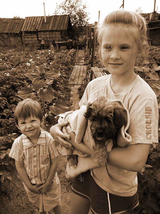 photo "children with a puppy" tags: portrait, genre, children