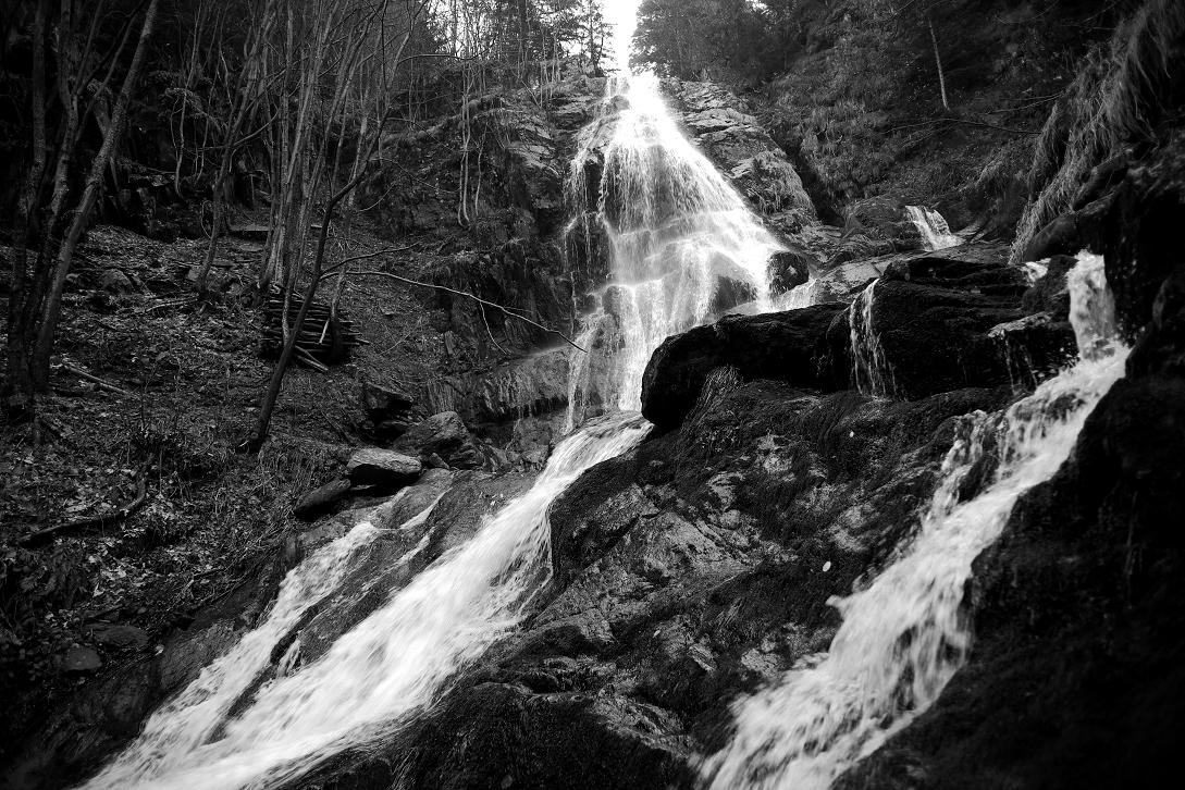 photo "evening: the waterfall" tags: landscape, mountains