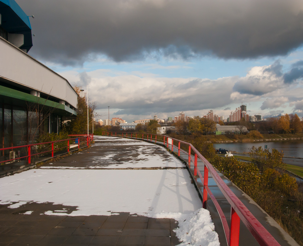 photo "First Snow" tags: landscape, city, winter