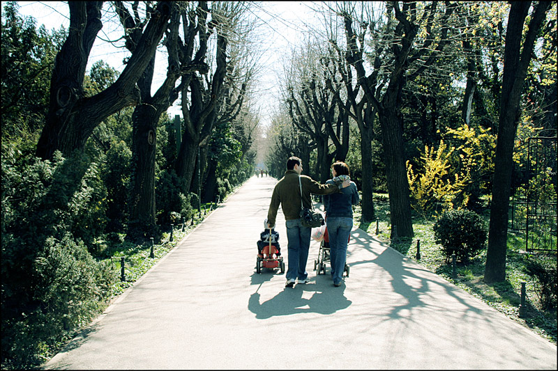 photo "The road to happiness / Дорога к счастью" tags: reporting, landscape, Bucharest, parks, people, road, spring, walk