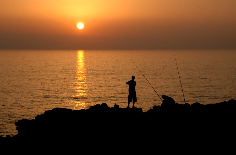 photo "SUNSET FISHING PARTY" tags: landscape, sunset, water