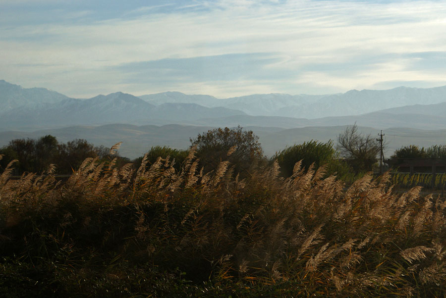 фото "Вид из окна электрички" метки: пейзаж, горы, осень