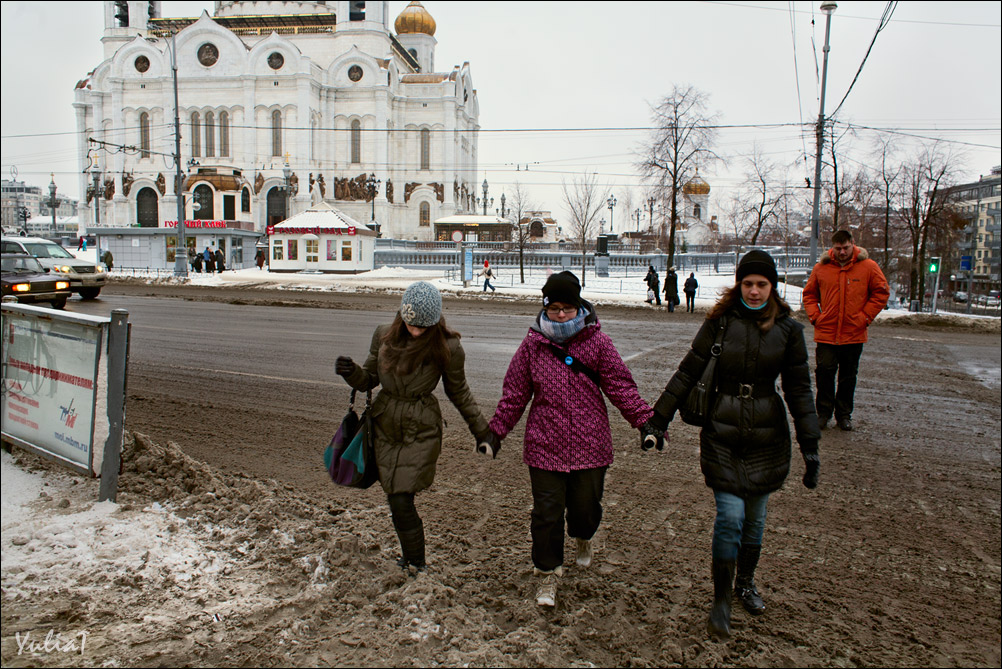 photo "girl-friends" tags: street, genre, city, 