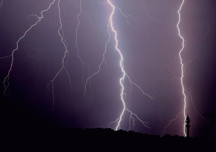 photo "THUNDER STORM" tags: landscape, mountains, night