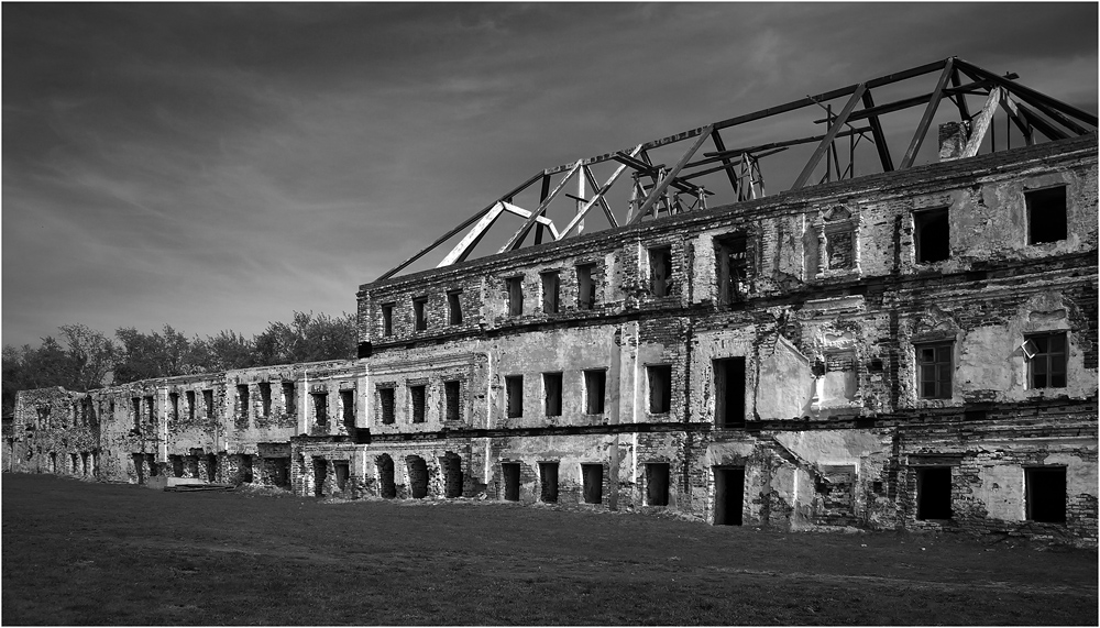 photo "***" tags: architecture, black&white, landscape, 