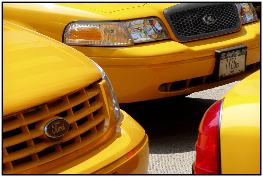 photo "Yellow Cab Trio" tags: fragment, city, 