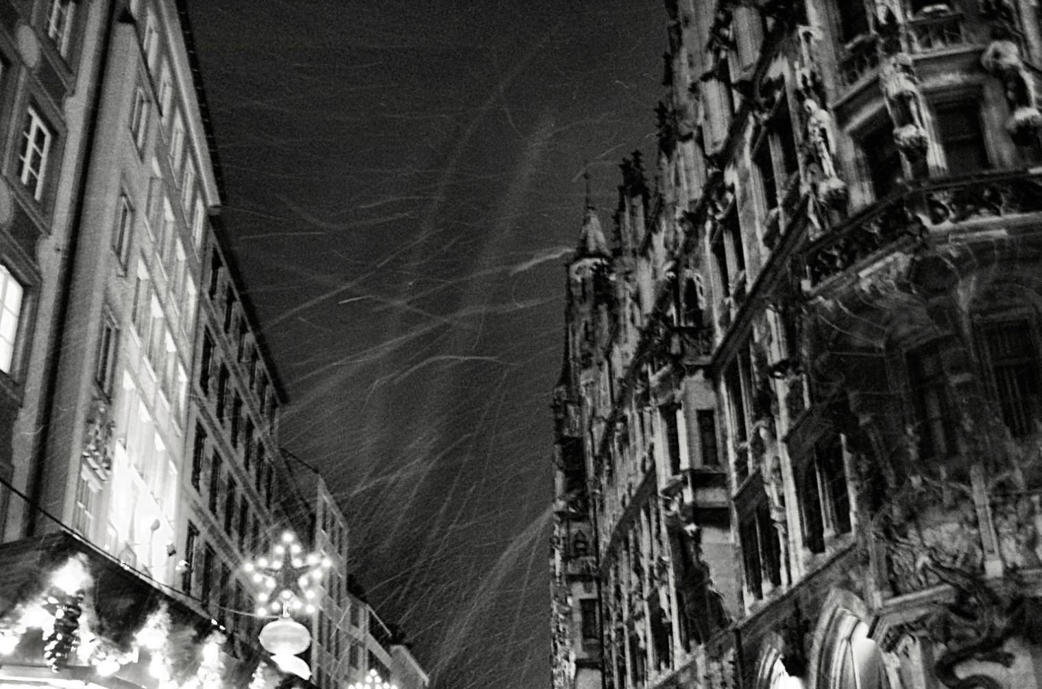 photo "Munich. Snowing" tags: black&white, 