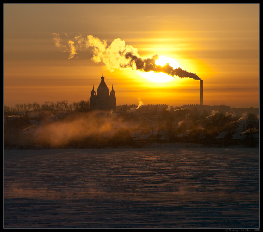 photo "Frosty Sunset / 0205_0146" tags: city, landscape, sun, temple, winter