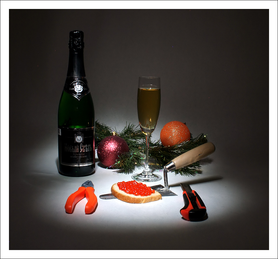 photo "Repair on New Year's Eve" tags: still life, humor, 