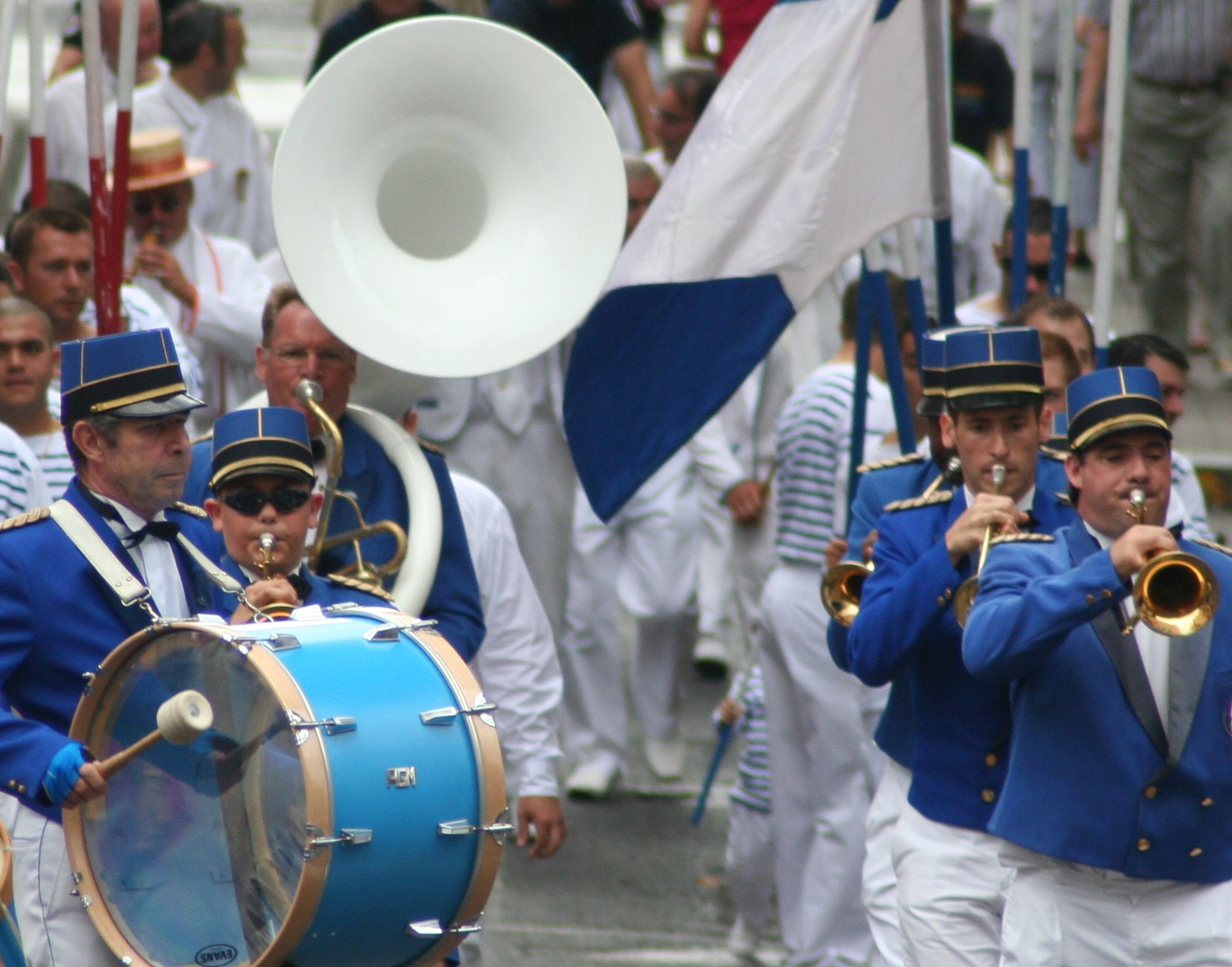 photo "music!" tags: reporting, 