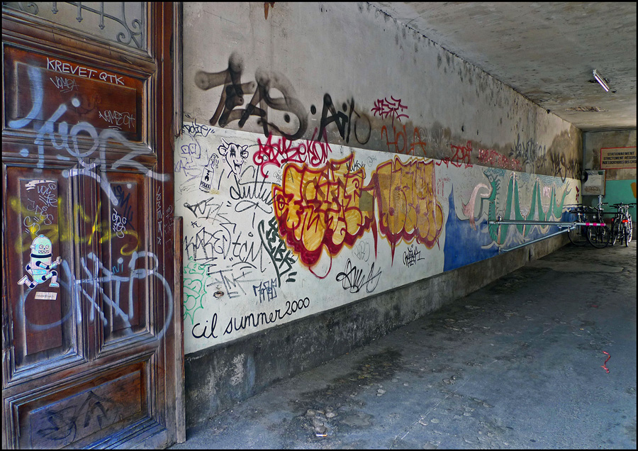 фото "Граффити - вид в перспективе" метки: город, 