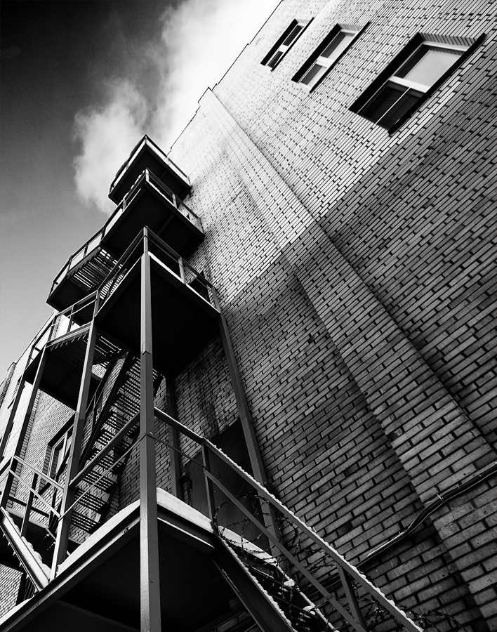 photo "***" tags: city, black&white, 