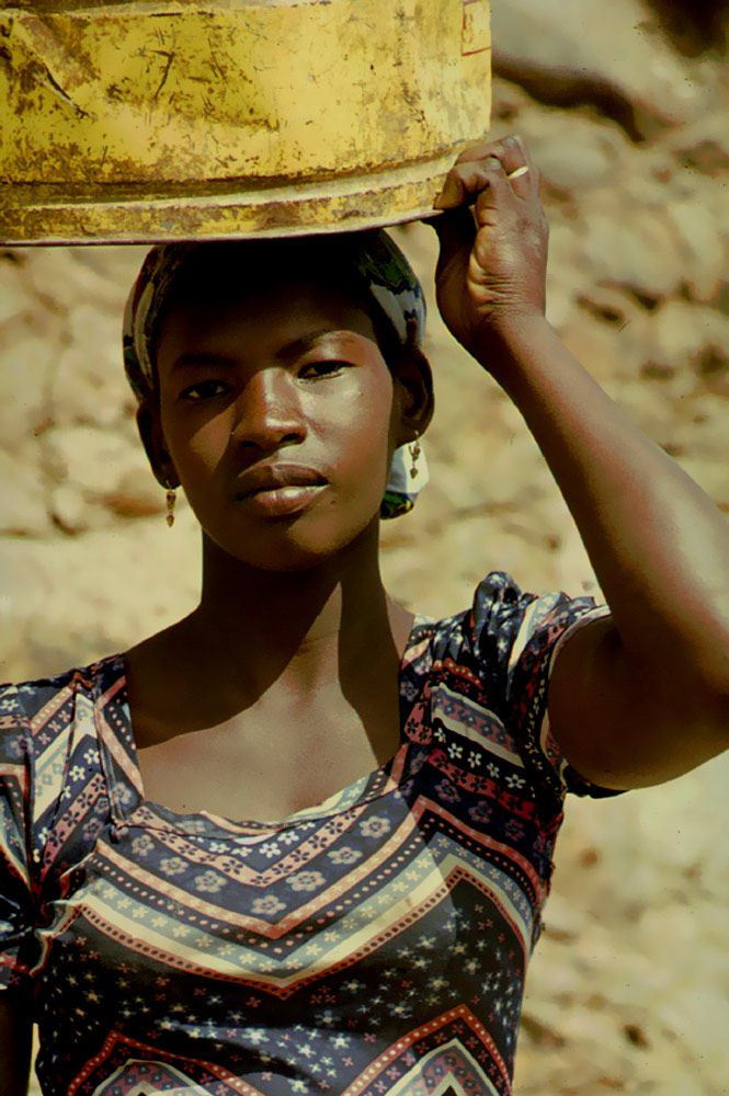 photo "WATER GIRL" tags: travel, portrait, Africa, woman