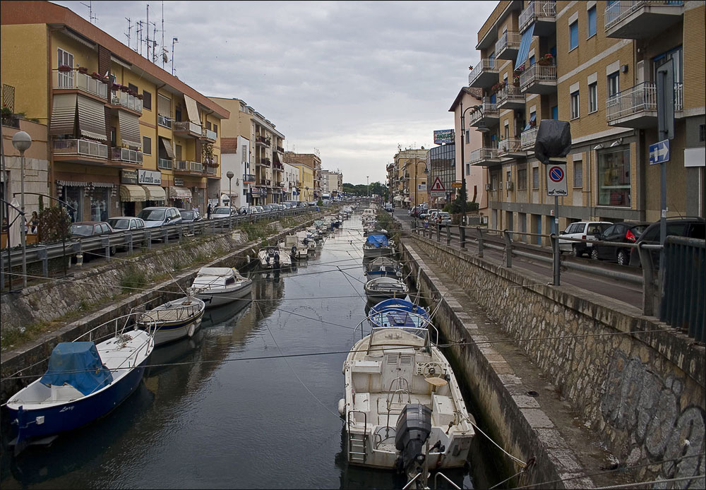 photo "Anchored boats" tags: landscape, travel, Europe, water
