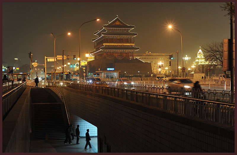 photo "Front door Arrow Building-Beijing" tags: architecture, landscape, 