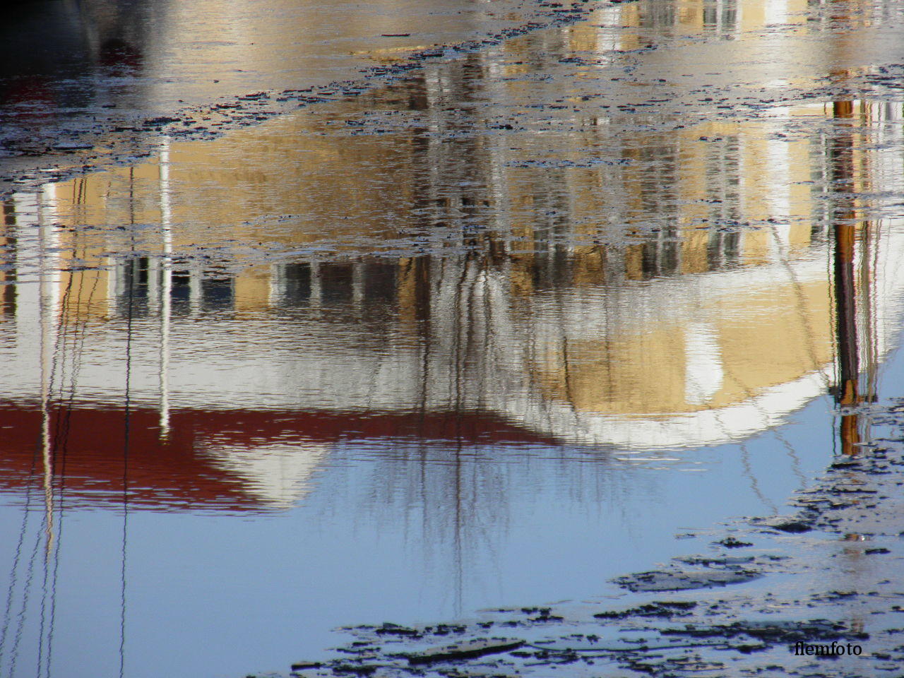photo "Reflection." tags: reporting, 