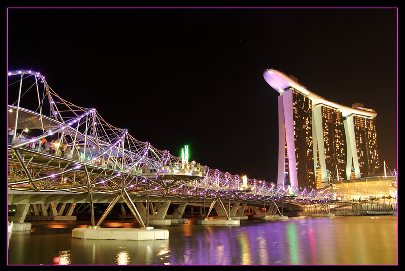 photo "The Helix Bridge & Marina Bay Sands" tags: architecture, landscape, night