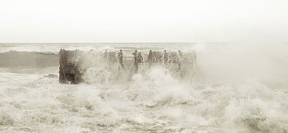 photo "tanker wreck. vicinity of Tuapse" tags: , 