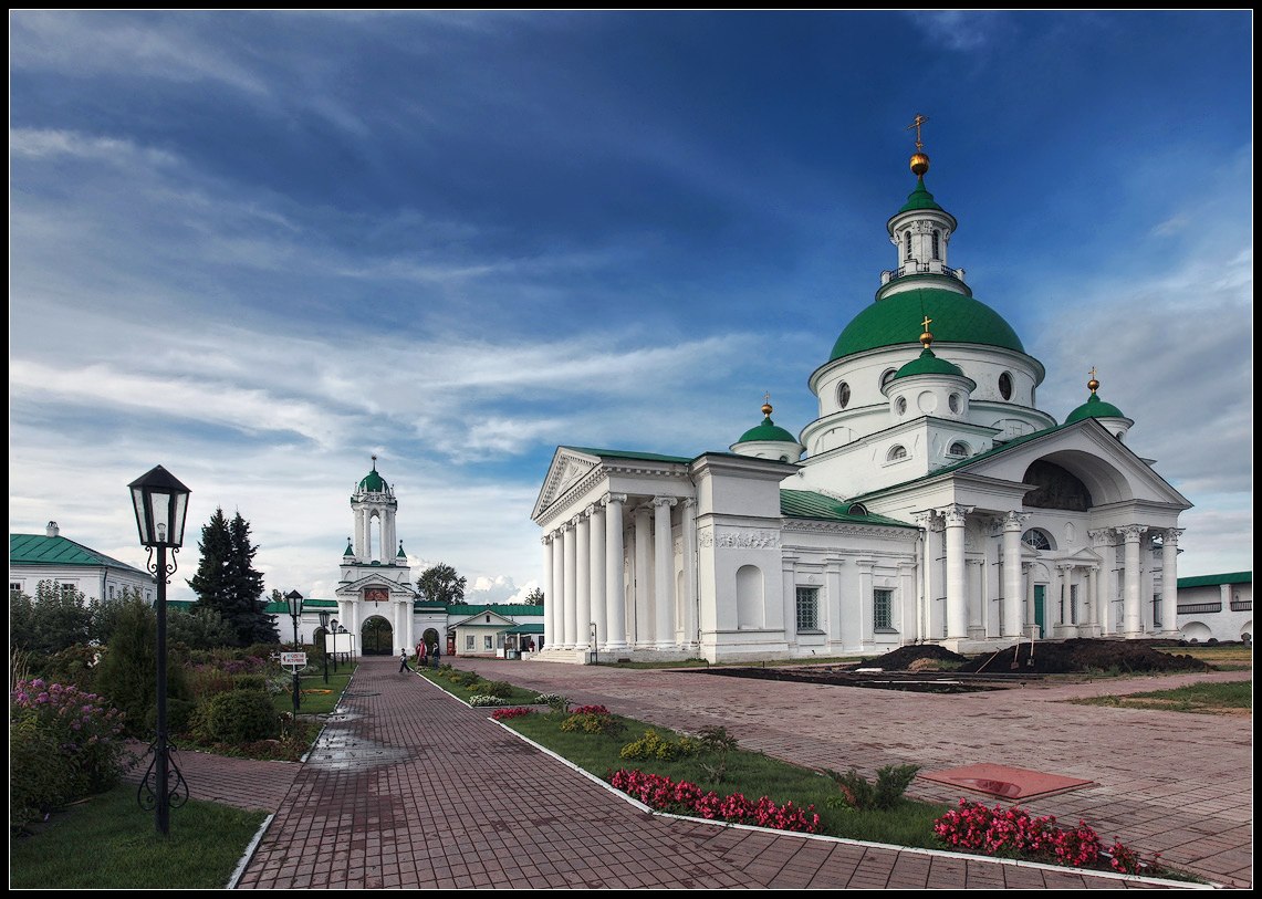 photo "in the monastery" tags: architecture, travel, landscape, Europe