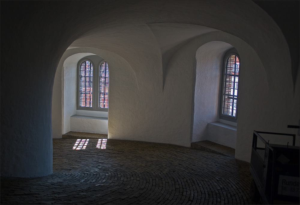 photo "To bend" tags: fragment, travel, Europe