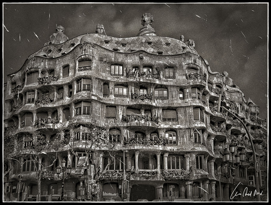 photo "la pedrera (gaudi)" tags: architecture, digital art, landscape, 