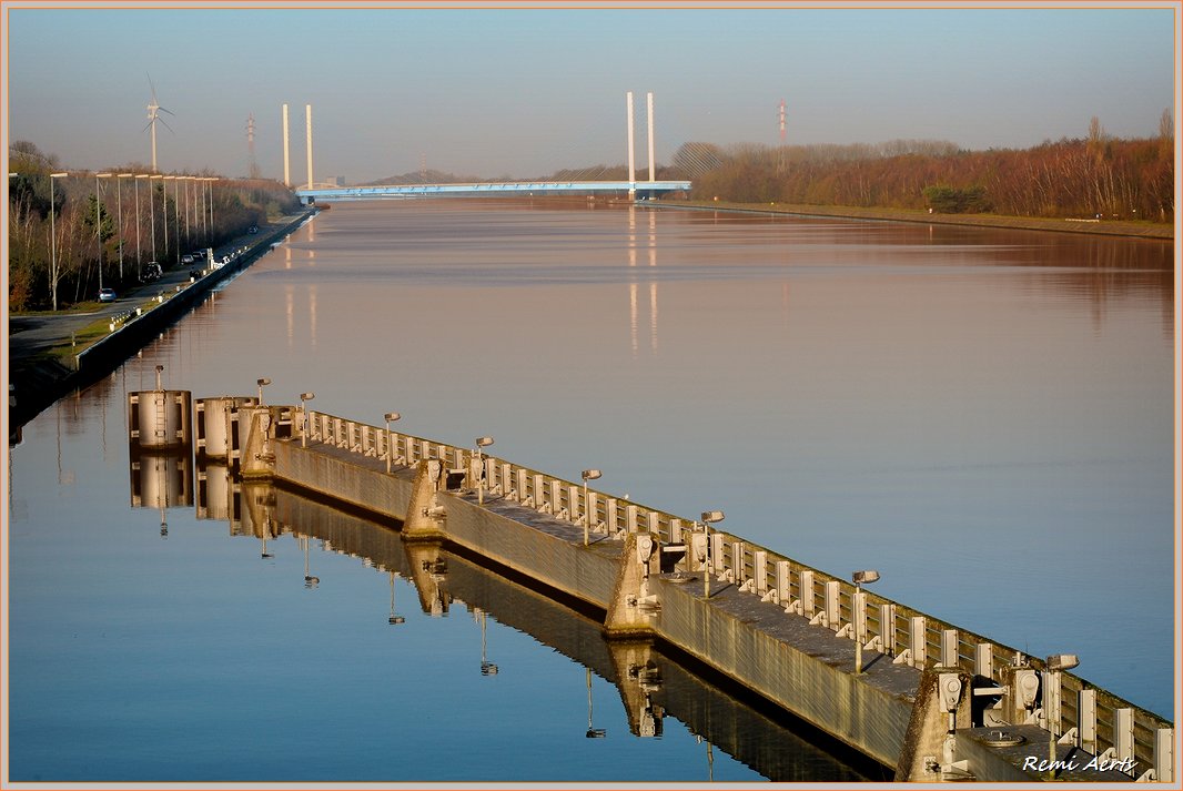 photo "the bridge" tags: landscape, architecture, water