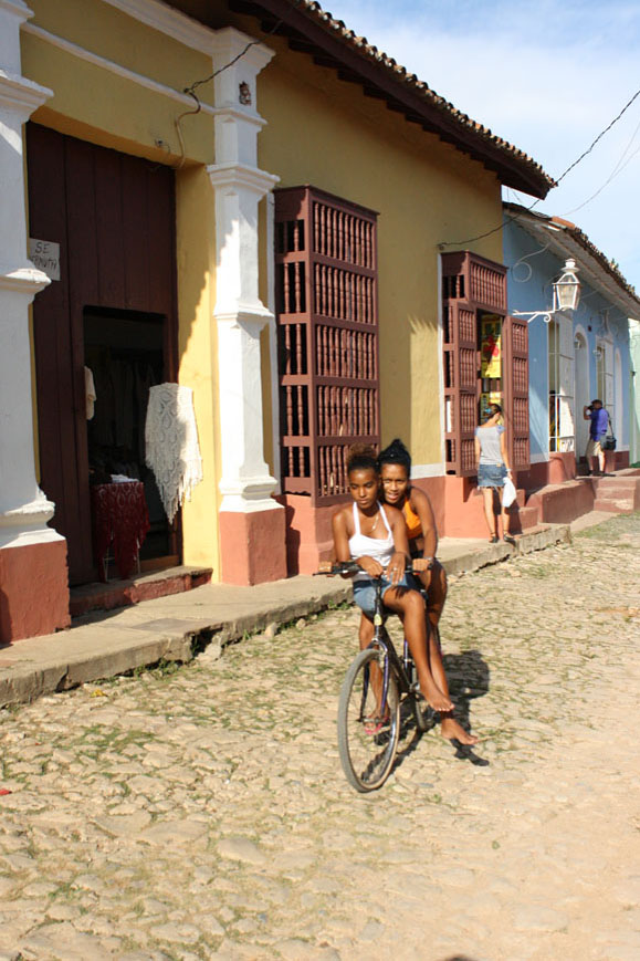 photo "Trinidad Girls" tags: genre, technics, 
