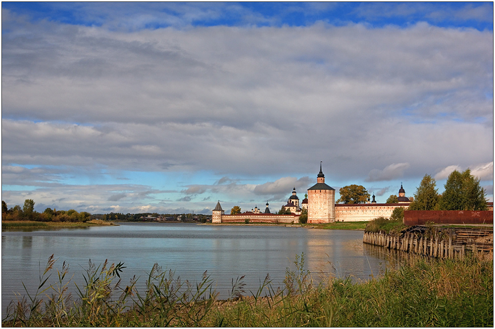 photo "Kirillov" tags: architecture, landscape, water