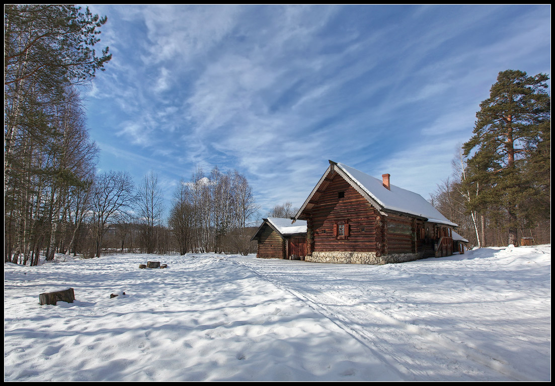 photo "good to have a house in the village" tags: architecture, landscape, winter