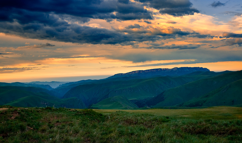 photo "Mountain sunset" tags: landscape, mountains