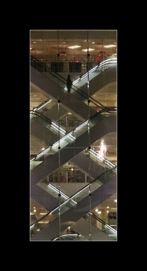 photo "A window." tags: interior, city, 