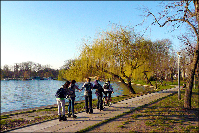 фото "Spring has arrived!" метки: пейзаж, репортаж, Бухарест, весна, люди, озеро, парк