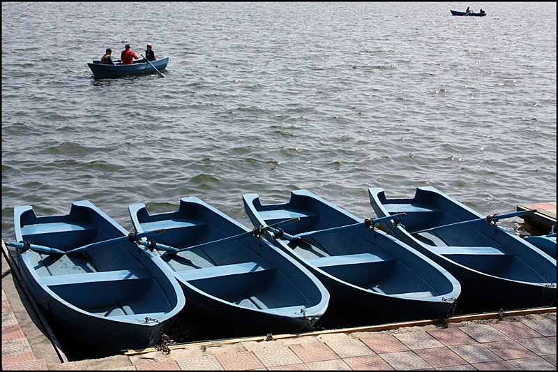 photo "Early season" tags: landscape, boat, lake, park, spring